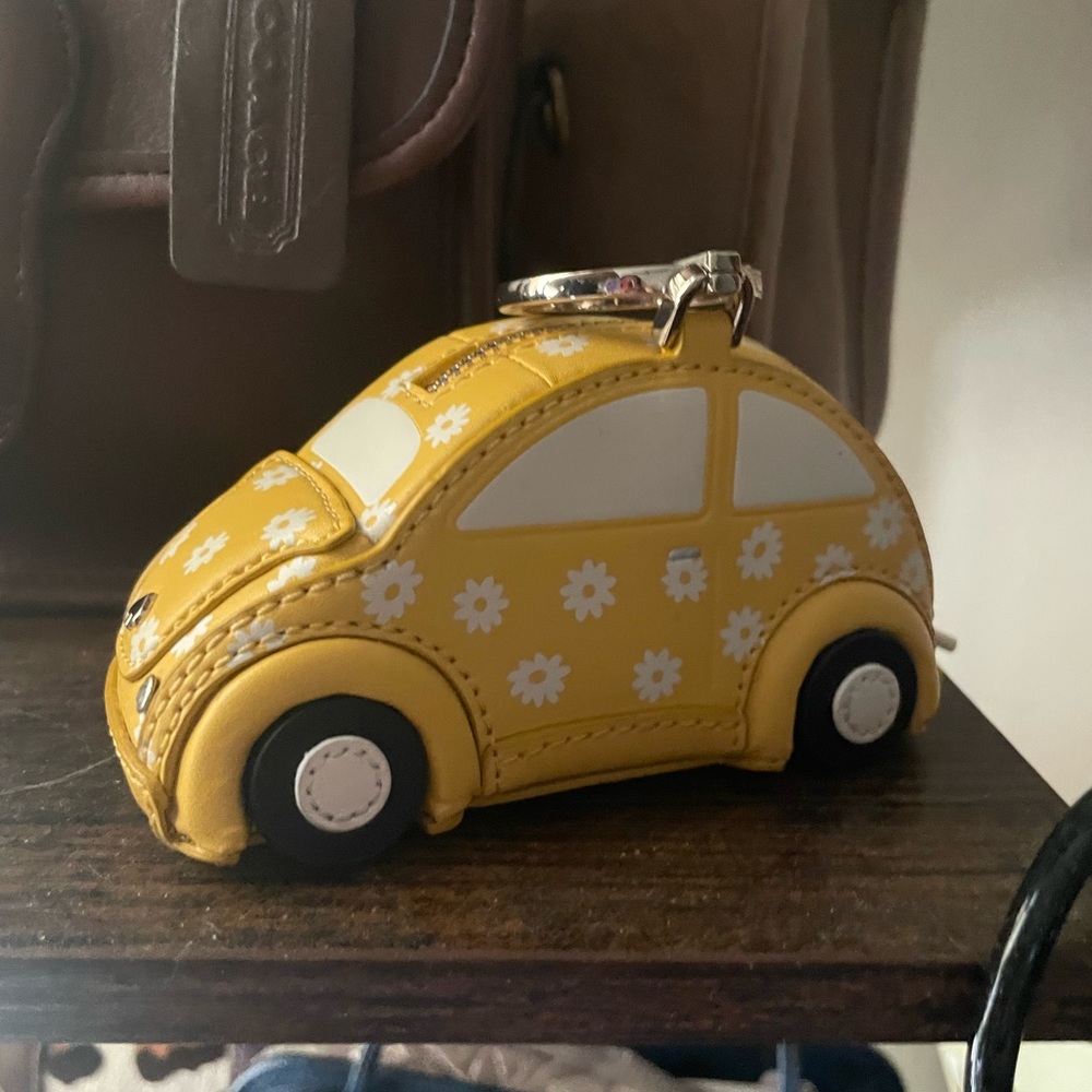 HTF Kate Spade Yellow Volkswagen Car Keychain with White Flowers